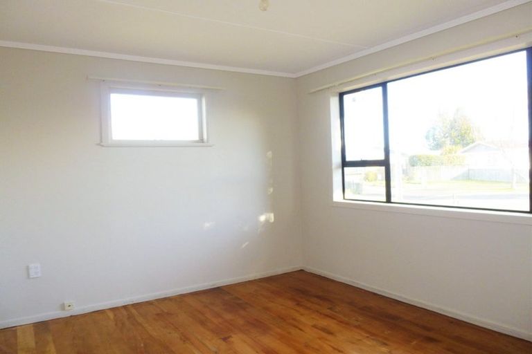 Photo of property in 17 Cricket Place, Melville, Hamilton, 3206