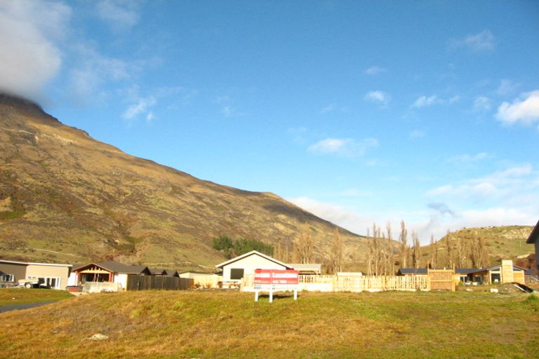 Photo of property in 2 Widgeon Place, Lake Hayes, Queenstown, 9304