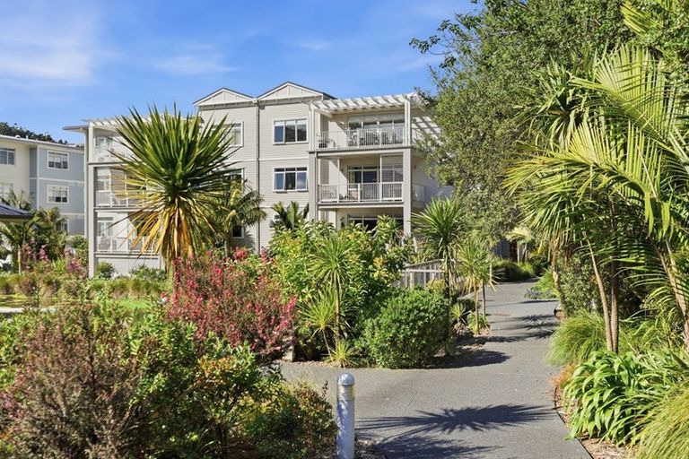 Photo of property in 37 Parkside Drive, Orewa, 0931