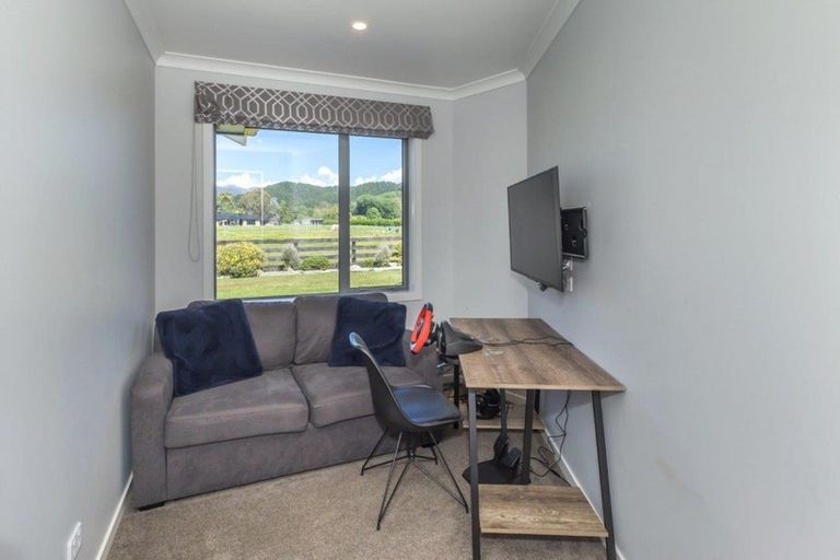 Photo of property in 441 Tararua Road, Levin, 5571