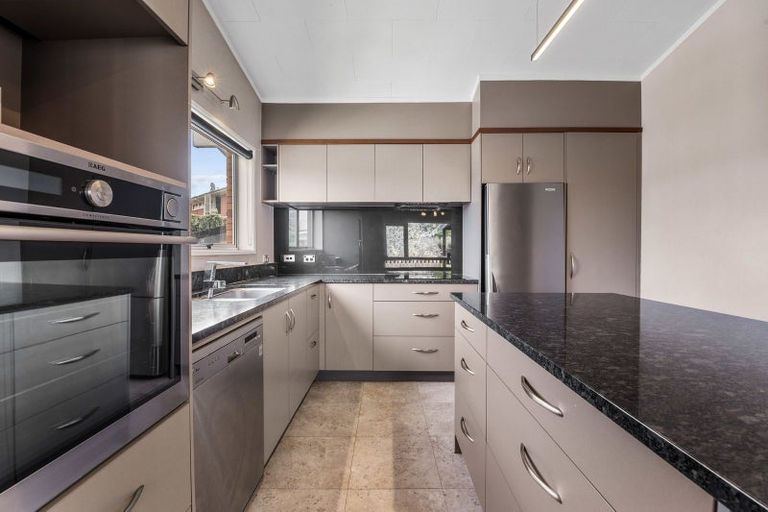 Photo of property in 2 Peachgrove Terrace, Hillcrest, Rotorua, 3015