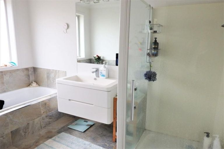 Photo of property in 50 Sirius Crescent, Rototuna North, Hamilton, 3210