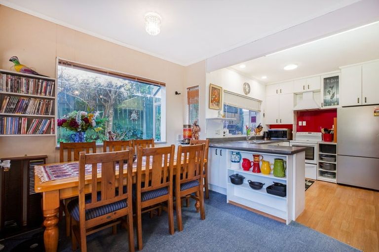 Photo of property in 23b Eastview Grove, Normandale, Lower Hutt, 5010
