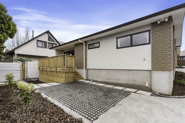 Photo of property in 41 Kingdale Road, Henderson, Auckland, 0610