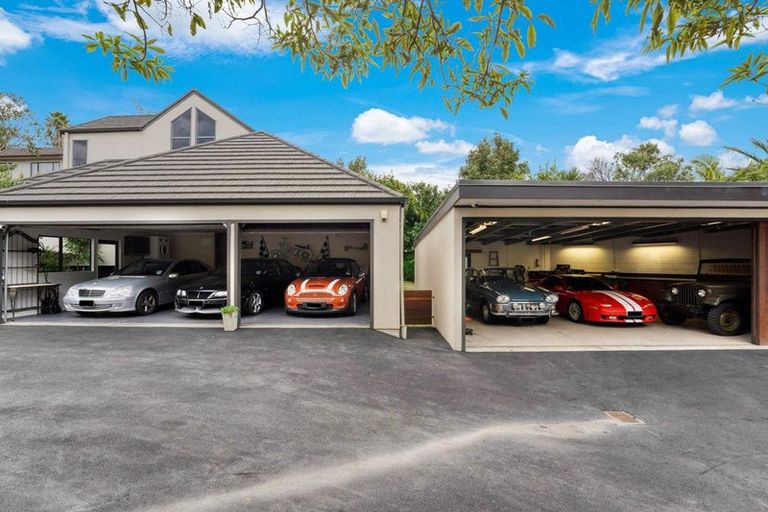 Photo of property in 35a Picasso Drive, West Harbour, Auckland, 0618