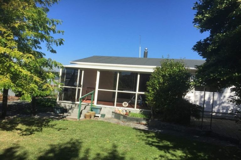 Photo of property in 2 Pitman Place, Waimate, 7924