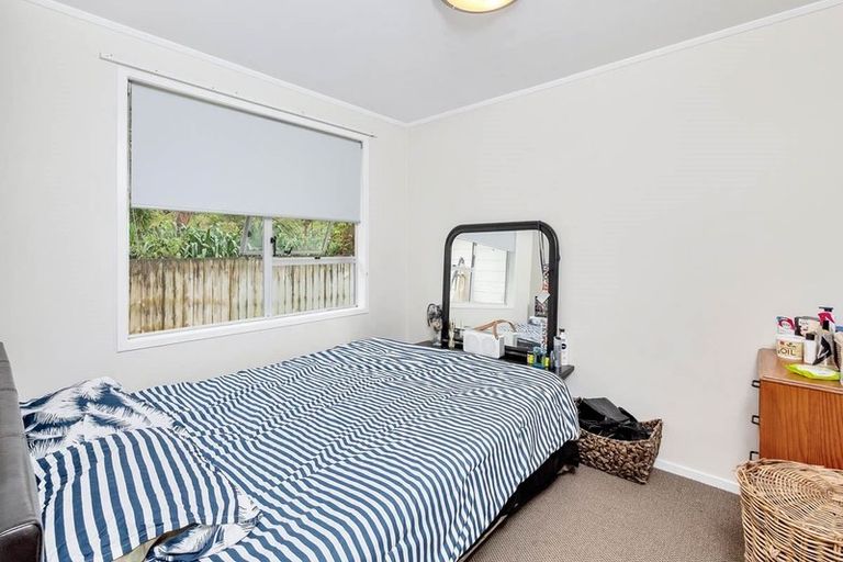 Photo of property in 27 Camphora Place, Ranui, Auckland, 0612