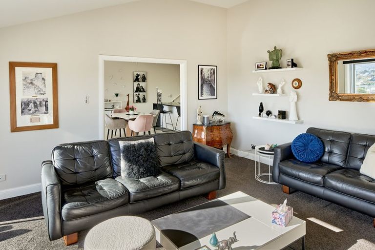 Photo of property in 10 Madeira Close, Whitby, Porirua, 5024