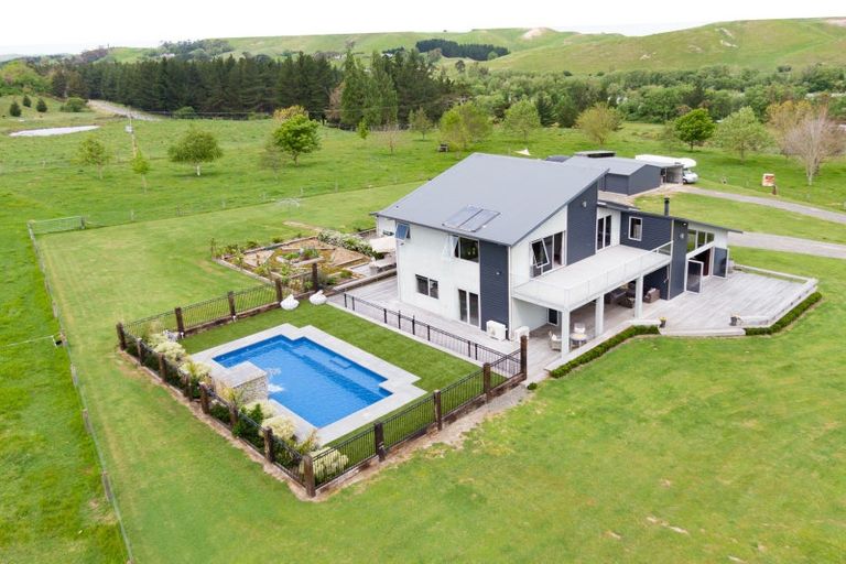 Photo of property in 180a Tikokino Road, Waipawa, 4273