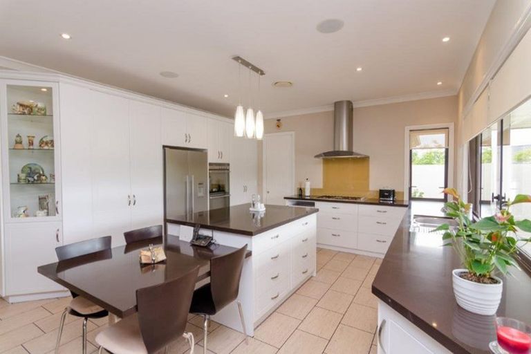 Photo of property in 6 Eagle Place, Martinborough, 5711