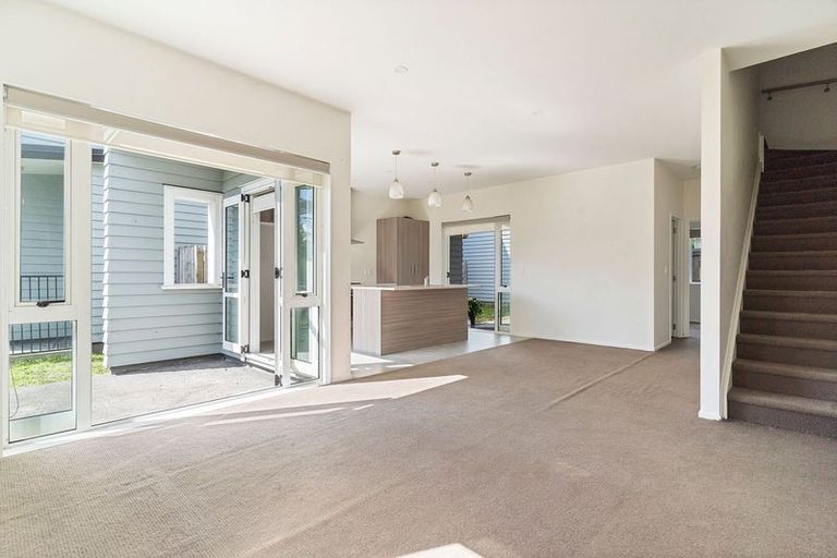 Photo of property in 75 Grove Road, Papakura, 2110