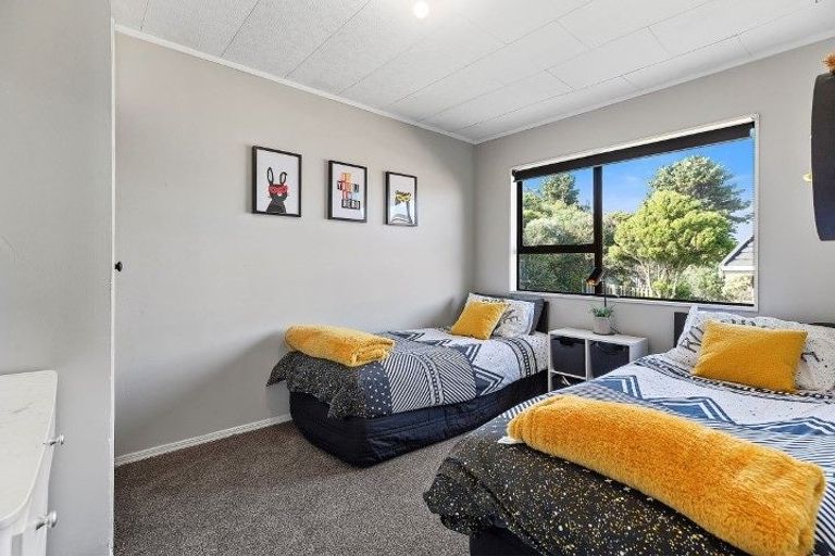 Photo of property in 43 Mercury Way, Whitby, Porirua, 5024