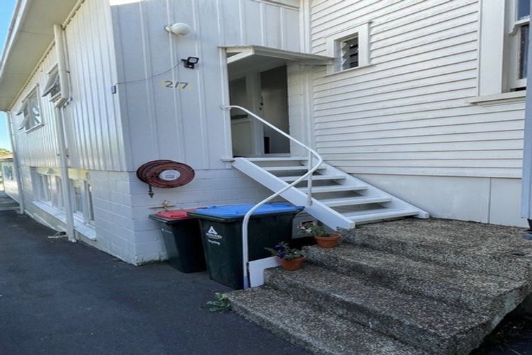 Photo of property in 7 Aratonga Avenue, Greenlane, Auckland, 1051