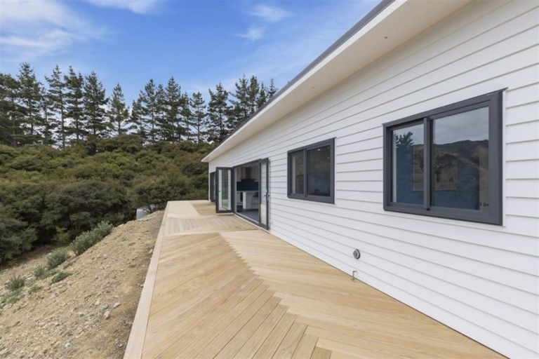 Photo of property in 1331a Coast Road, Wainuiomata Coast, Wainuiomata, 5373