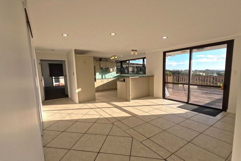Photo of property in 951 East Coast Road, Torbay, Auckland, 0630
