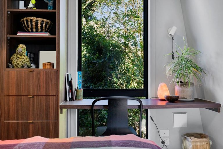 Photo of property in 12a Baring Terrace, Strandon, New Plymouth, 4312