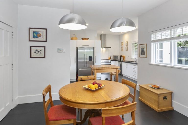 Photo of property in 55 Kotare Street, Fendalton, Christchurch, 8041