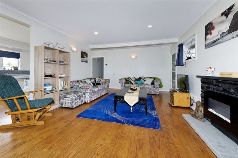 Photo of property in 54a West Coast Road, Glen Eden, Auckland, 0602