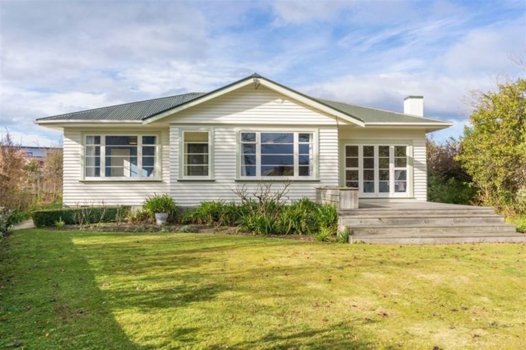 Photo of property in 22a Lansdowne Crescent, Lansdowne, Masterton, 5810