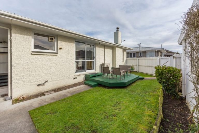Photo of property in 32 Woodbury Street, Avonhead, Christchurch, 8042