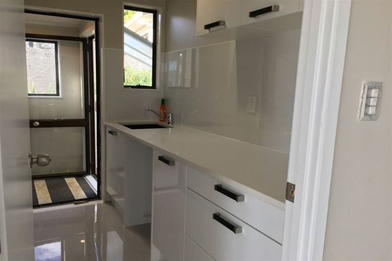 Photo of property in 33 Danube Lane, Glen Eden, Auckland, 0602