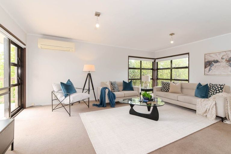 Photo of property in 7 Valdese Rise, Browns Bay, Auckland, 0630