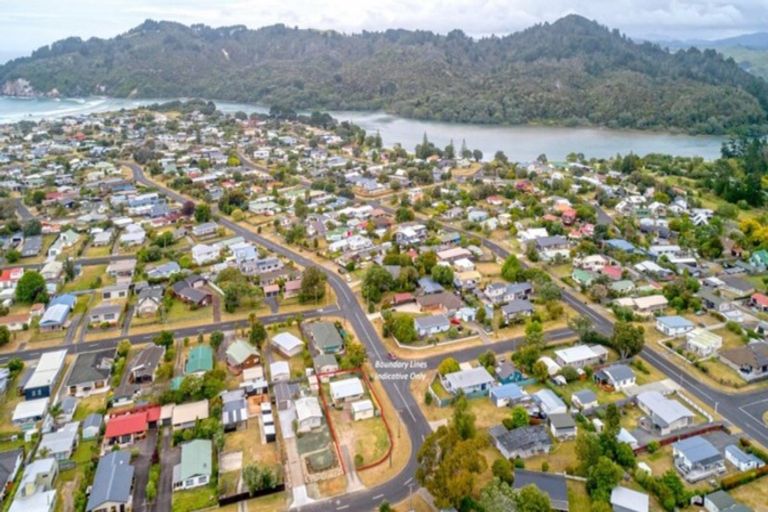 Photo of property in 318 Linton Crescent, Whangamata, 3620