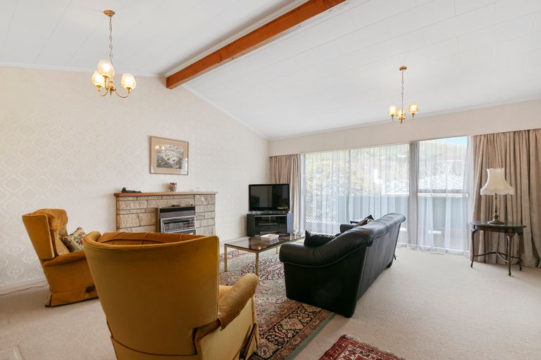 Photo of property in 13a Norton Park Avenue, Fairfield, Lower Hutt, 5011
