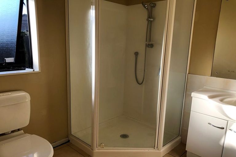 Photo of property in 6 Shankill Place, East Tamaki, Auckland, 2013