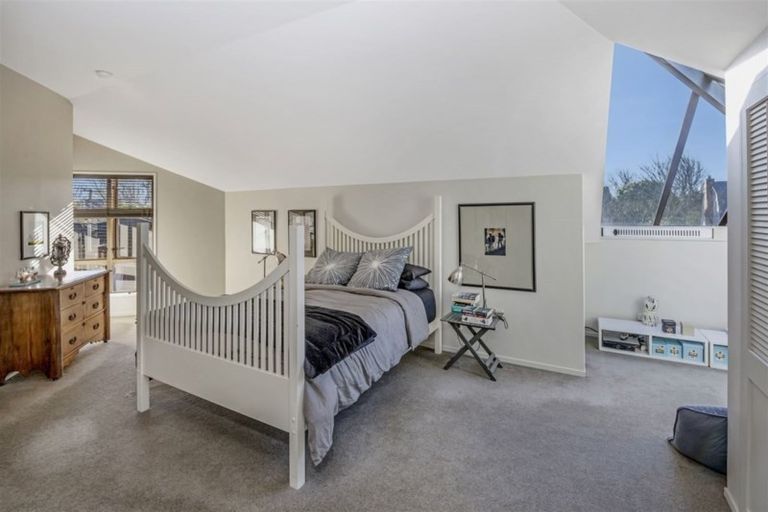 Photo of property in 100a Fendalton Road, Fendalton, Christchurch, 8014