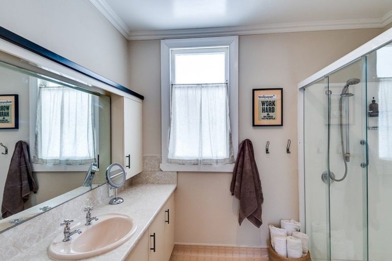 Photo of property in 99 Tollemache Road East, Longlands, Hastings, 4122