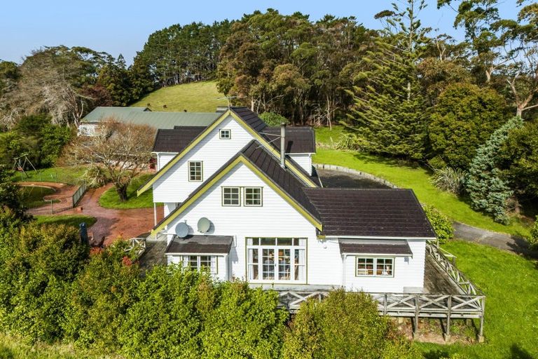 Photo of property in 69 Valley Road, Waimauku, 0881