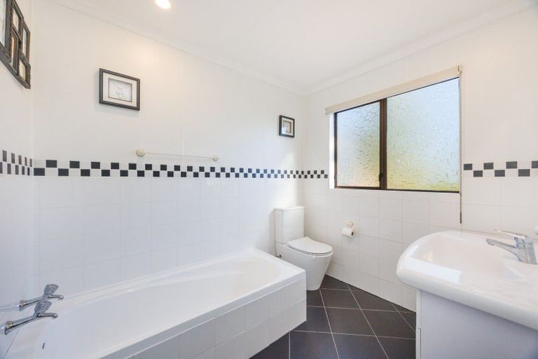 Photo of property in 32 Pirinoa Street, Feilding, 4702
