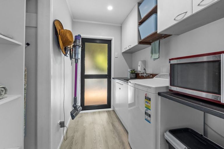 Photo of property in 1141 Scenic Drive North, Swanson, Auckland, 0816