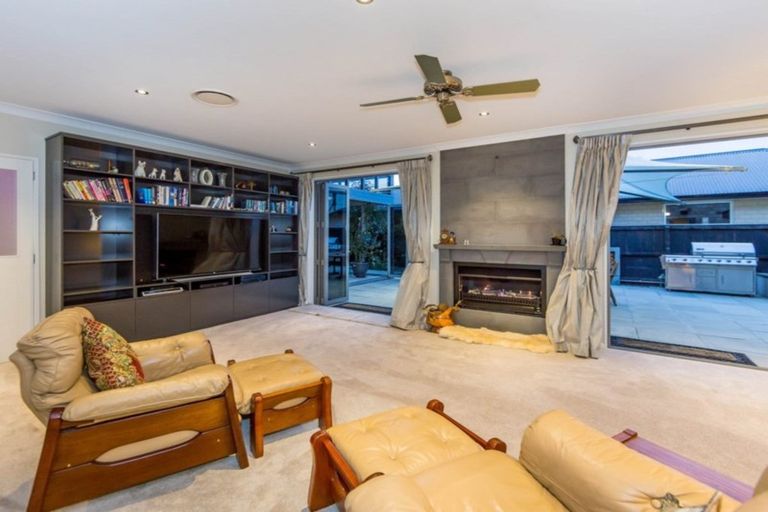 Photo of property in 15 Breton Close, Northwood, Christchurch, 8051