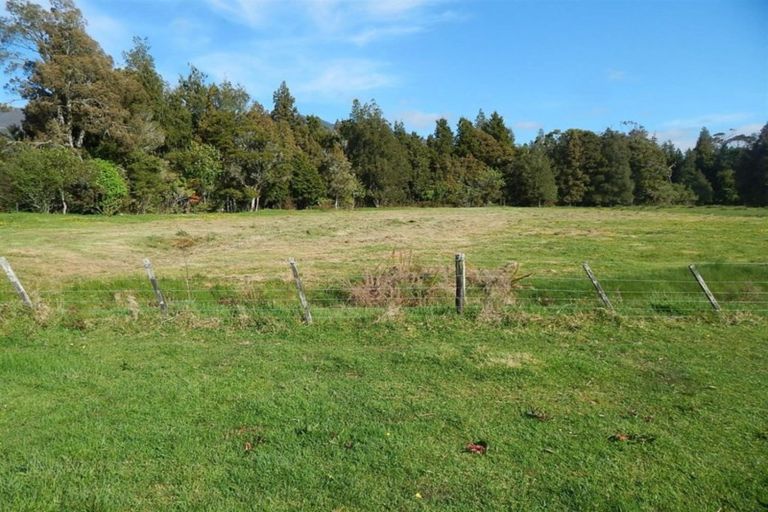 Photo of property in 32 Powerhouse Road, Fairdown, Westport, 7891