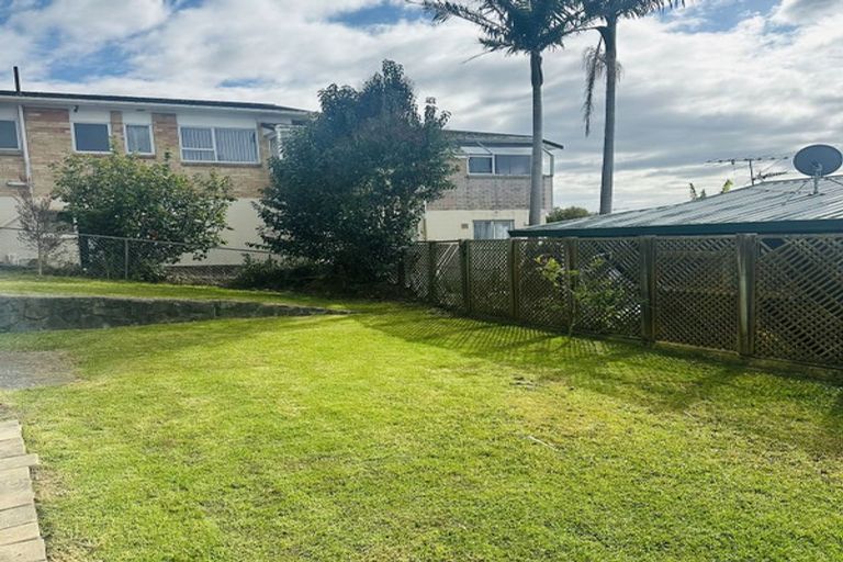 Photo of property in 1/54 Target Road, Totara Vale, Auckland, 0629
