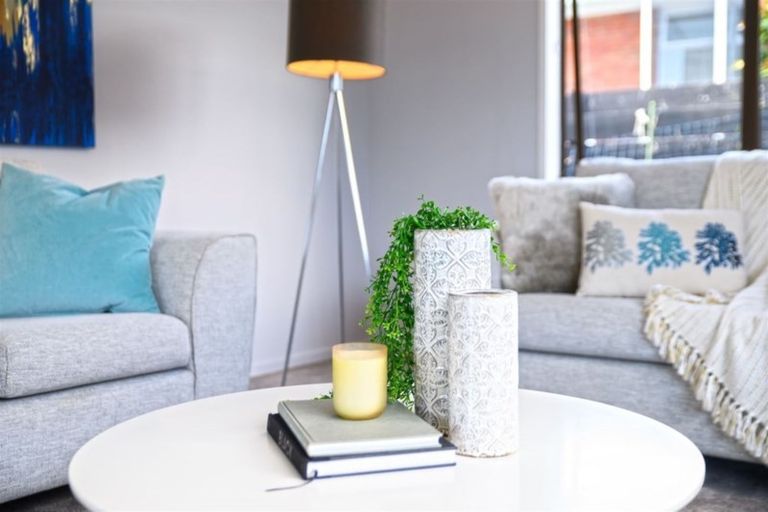 Photo of property in 2/8 Shakespeare Road, Milford, Auckland, 0620