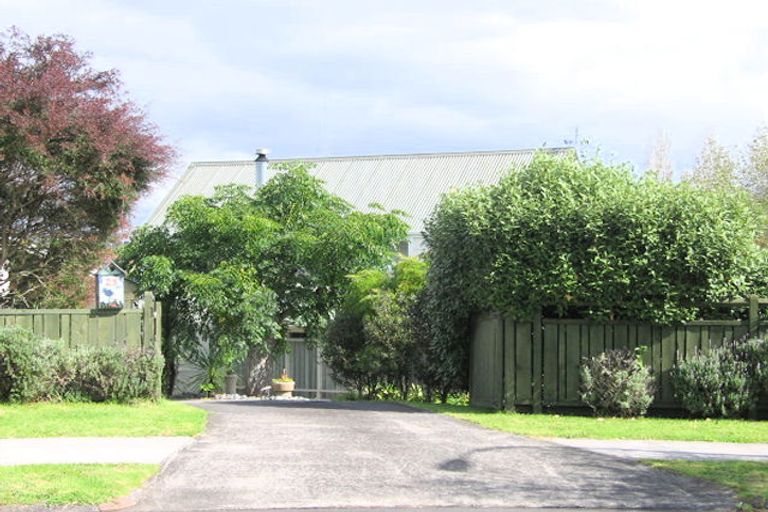 Photo of property in 29 Birman Close, Half Moon Bay, Auckland, 2012