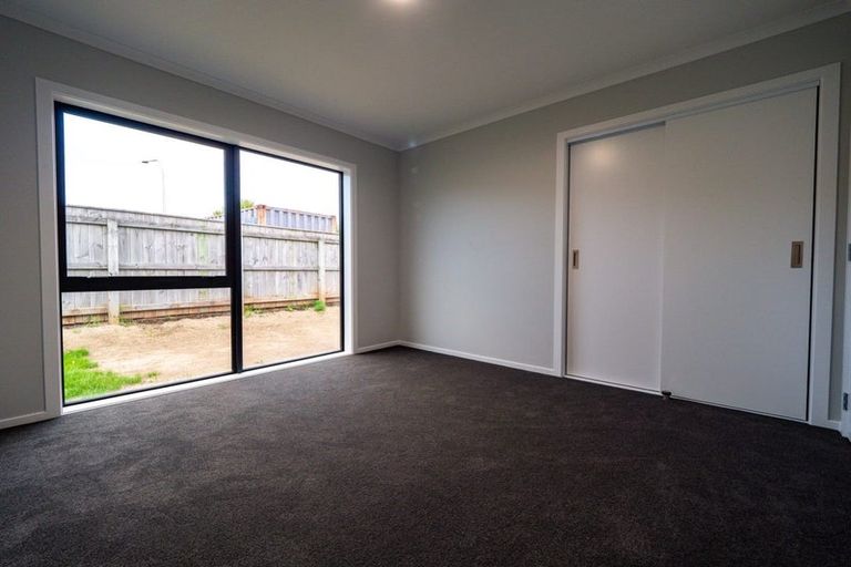 Photo of property in 8 Koru Loop, Paraparaumu, 5032