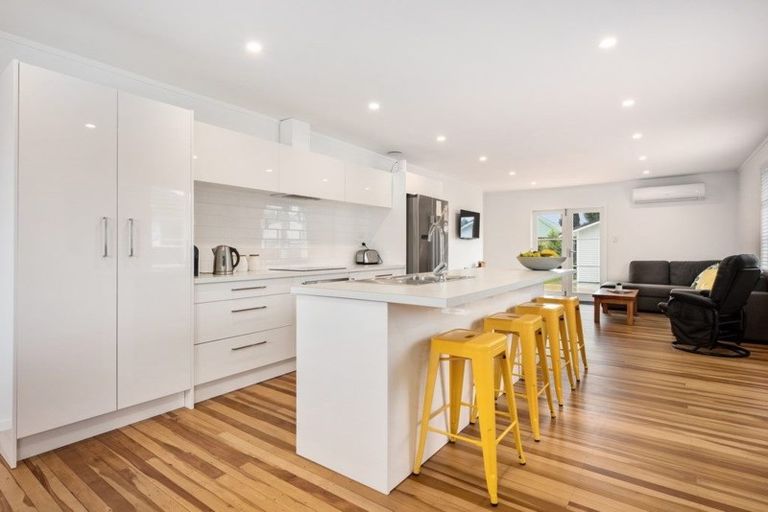 Photo of property in 43 Routley Crescent, Elderslea, Upper Hutt, 5018