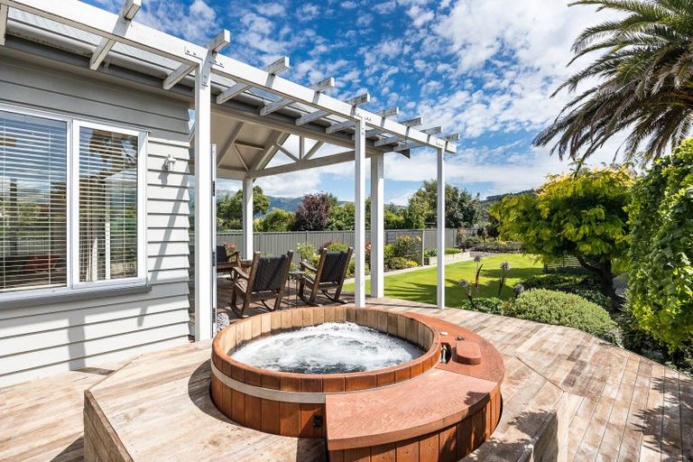 Photo of property in 12 Beaumaris Street, Outram, 9019