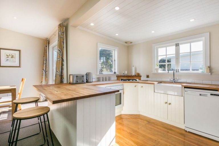 Photo of property in 59 Ferry Road, Clive, 4102