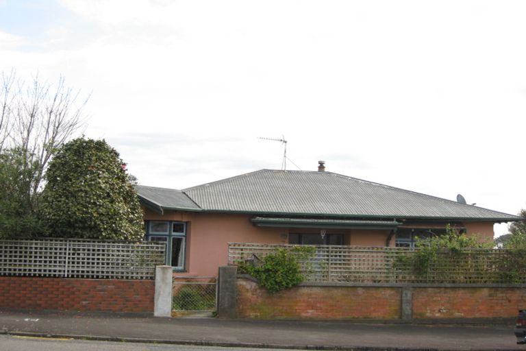 Photo of property in 22 Cutfield Road, New Plymouth, 4310