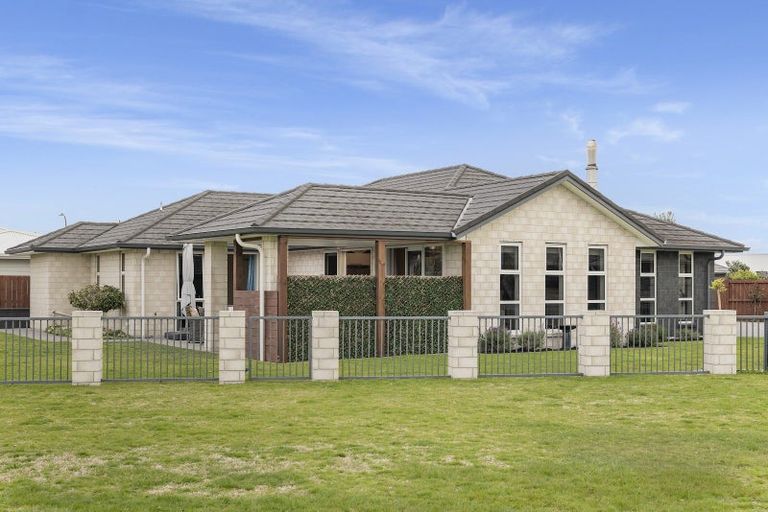 Photo of property in 133 The Boulevard, Papamoa Beach, Papamoa, 3118