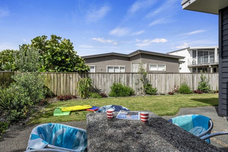 Photo of property in 5 Te Mauri Place, Omaha, 0986