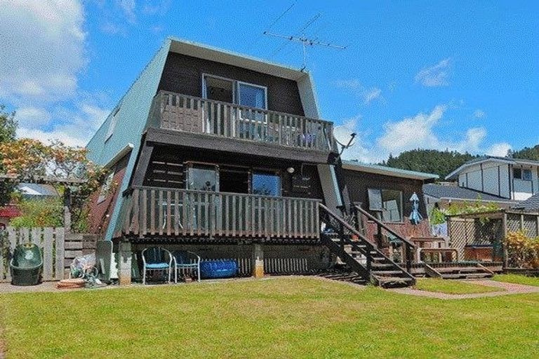 Photo of property in 8 Kurth Crescent, Silverstream, Upper Hutt, 5019