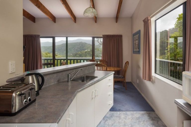 Photo of property in 2932 Kenepuru Road, Portage, Picton, 7282