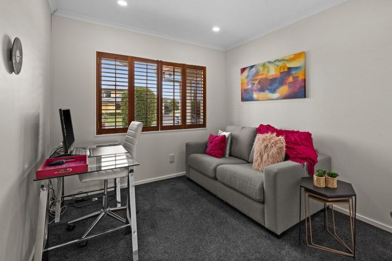 Photo of property in 28 Russell Robertson Drive, Havelock North, 4130