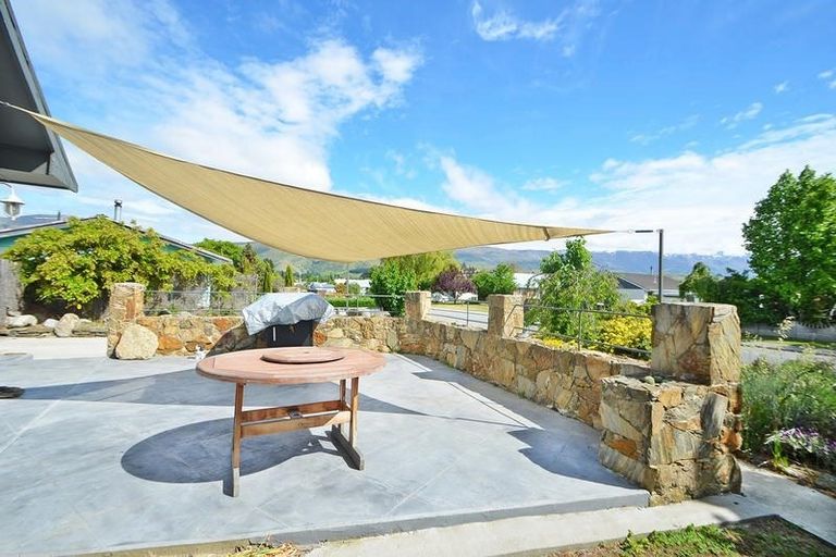 Photo of property in 100 Molyneux Avenue, Cromwell, 9310